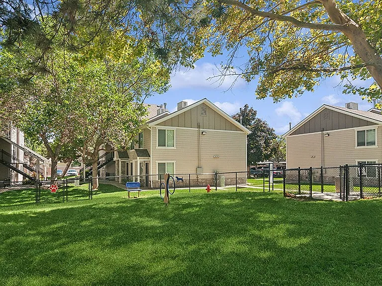 Broadmoor Village — Photo 40
