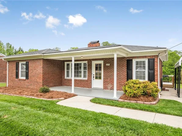 114 Oaklawn St, Stoneville, NC 27048