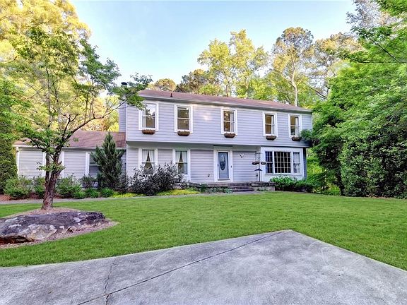 3rd image of 151 Shadowlawn Rd SE