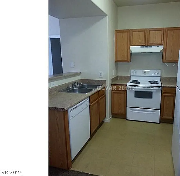 2 bed, 2.0 bath, 888 sqft, $1,200 — Photo 2