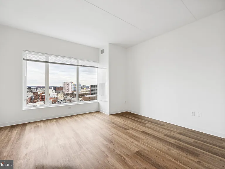 569 N 5th St #834 — Photo 3