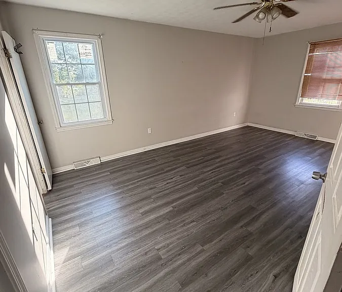 25 Louise Ave — Photo 7