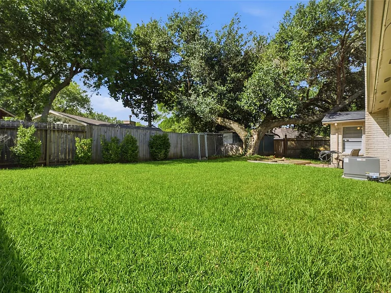 466 El Toro Ln — Photo 23