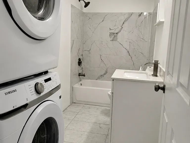 2512 Lombard Ave #3 — Photo 1