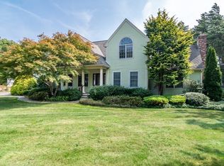 1 Crest View Ln, Bourne, MA 02532