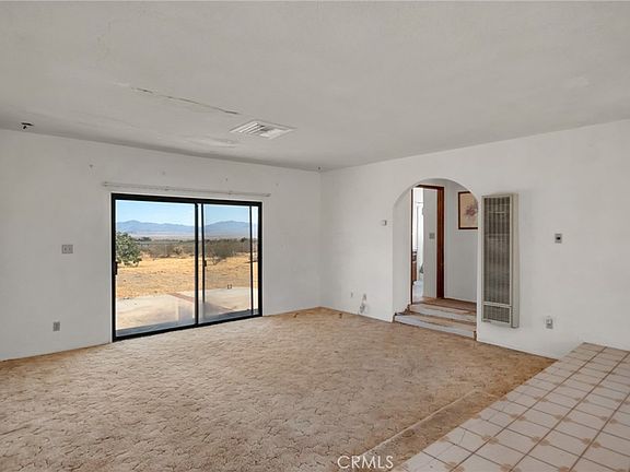 4th image of 31552 Carson St