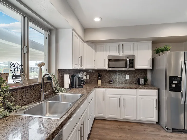 6532 E Cypress St — Photo 10