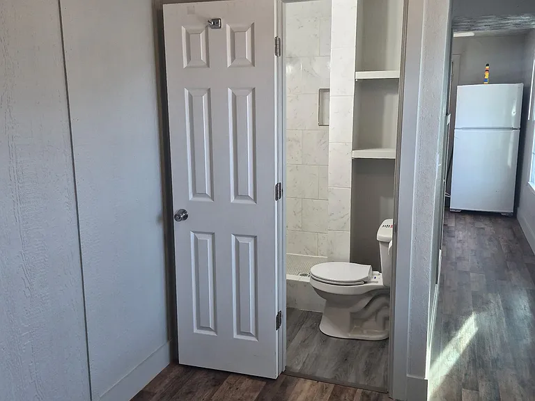 1402 S Main St #2E — Photo 3