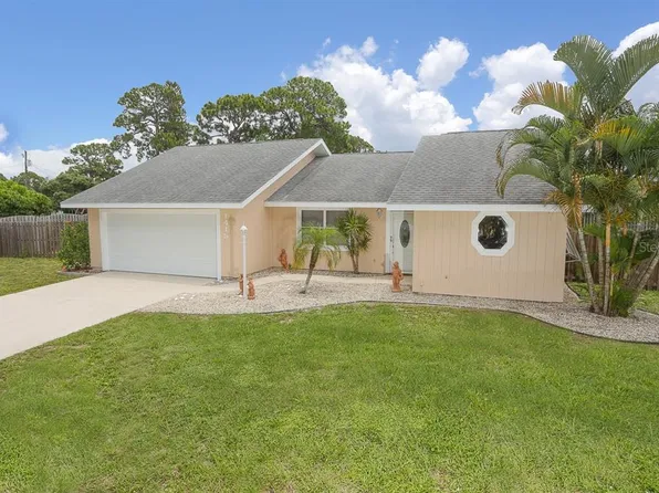 1415 Falcon Rd, Venice, FL 34293