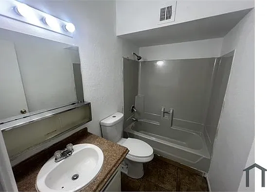 2838 E Marconi Ave #203 — Photo 22