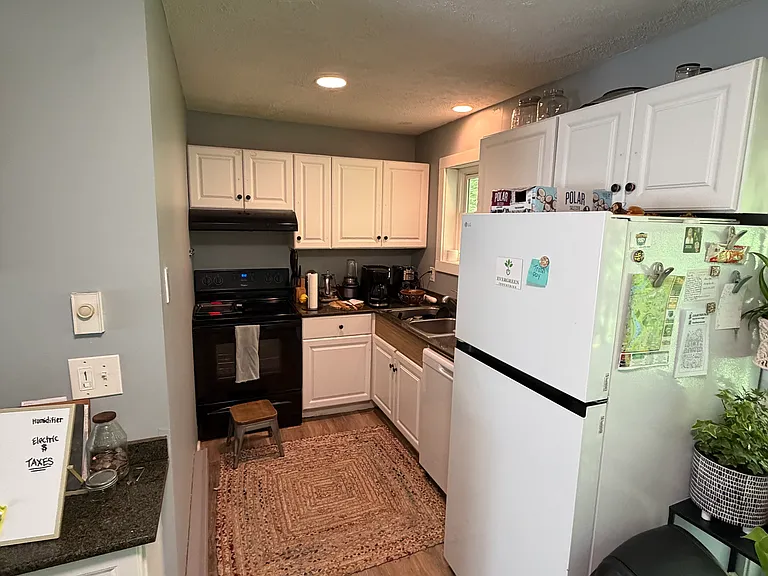 308-310 Long Plain Rd — Photo 2