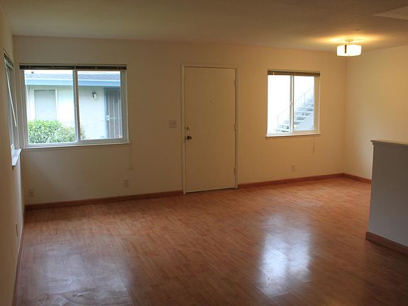 3rd image of 34830 Starling Dr APT 2