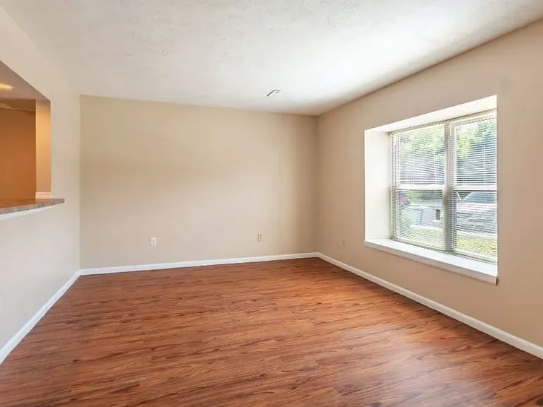 1807 Gemini Ct — Photo 2