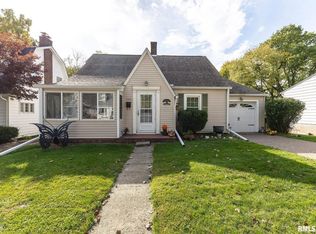 738 23rd Avenue Ct, Moline, IL 61265