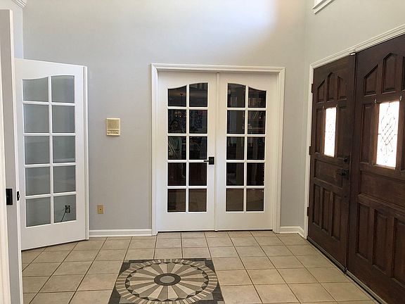 4th image of 403 Woodland Hills Dr