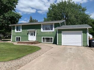 903 Rose St, Lisbon, ND 58054