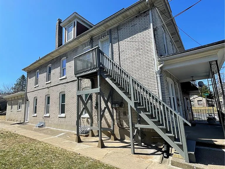 648 Line St #1 — Photo 2