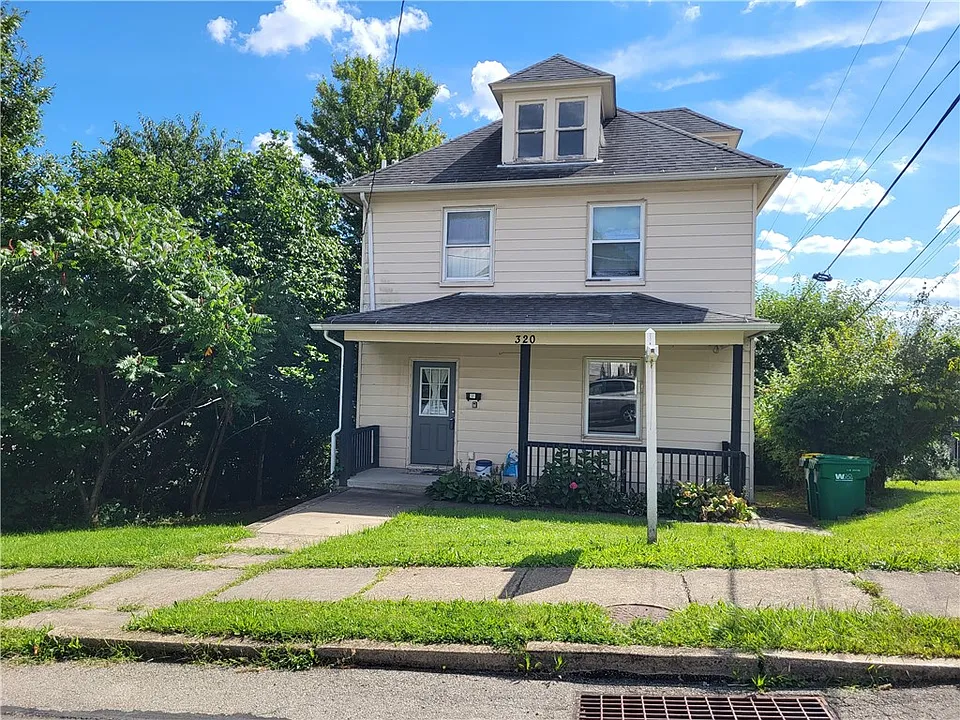 320 Main St