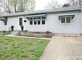 221 Hickory St, Farmington, MO 63640