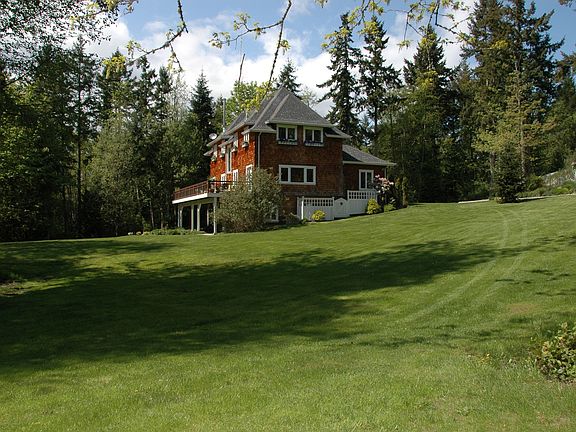 2nd image of 10253 NE Darden Ln
