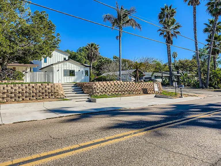 1656 York Dr — Photo 16