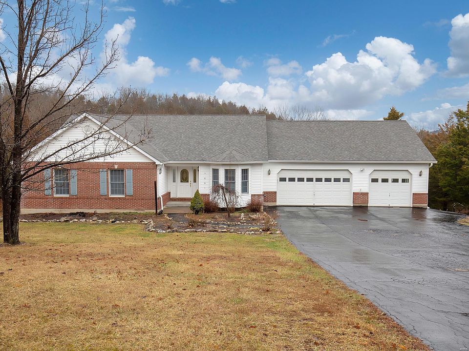 1st image of 5881 Forest Dr