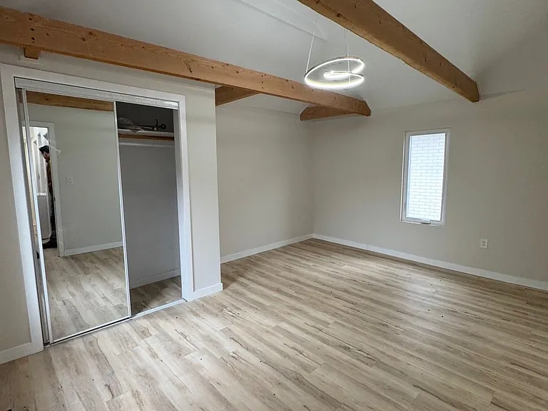 5759 Robinson St — Photo 9