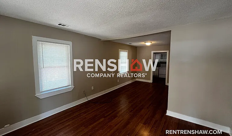 3743 Miami Ave — Photo 2