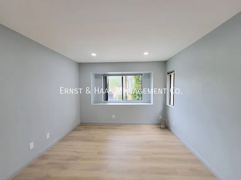 1758 E 2nd St #101 — Photo 14