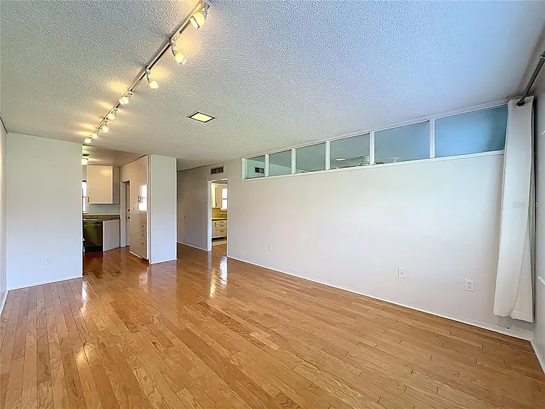 640 N Park Ave #4 — Photo 12