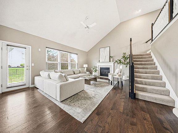 2nd image of 2107 Parklawn Dr