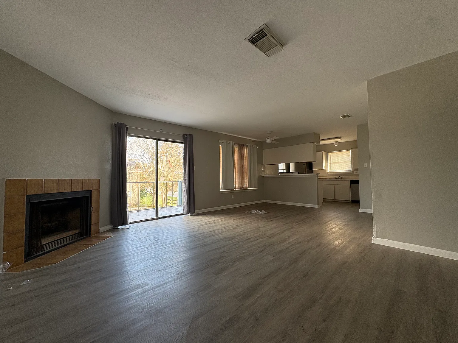 3221 Hirschfield Rd — Photo 3
