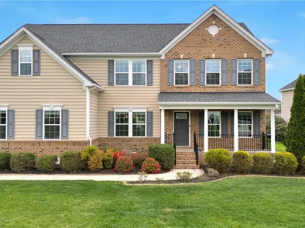 1924 White Mountain Dr, Chester, VA 23836