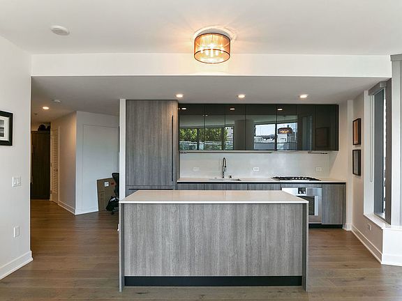 4th image of 201 Folsom St APT 9E