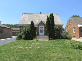 1821 Nicholson St, Crest Hill, IL 60403