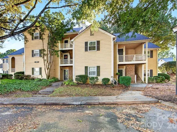 3200 Selwyn Farms Ln, Charlotte, NC 28209