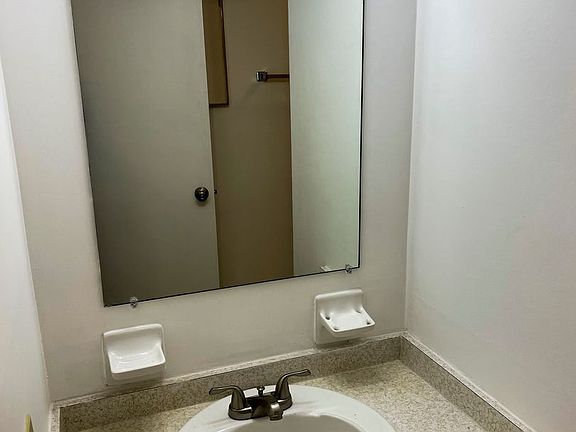 5th image of 3217 Kemmons Dr #2