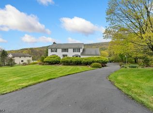 2 Volcanic Hill Rd, Wantage, NJ 07461