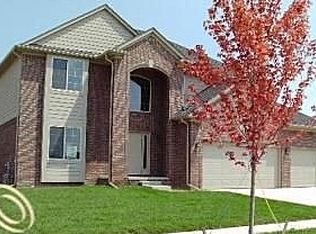 20760 Vesper Dr, Macomb, MI 48044