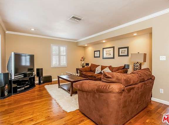 3rd image of 5906 Cantaloupe Ave