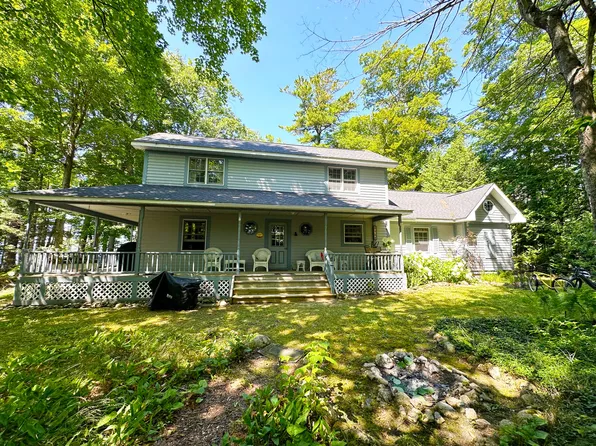 8422 Applewood Ct, Mackinac Island, MI 49757