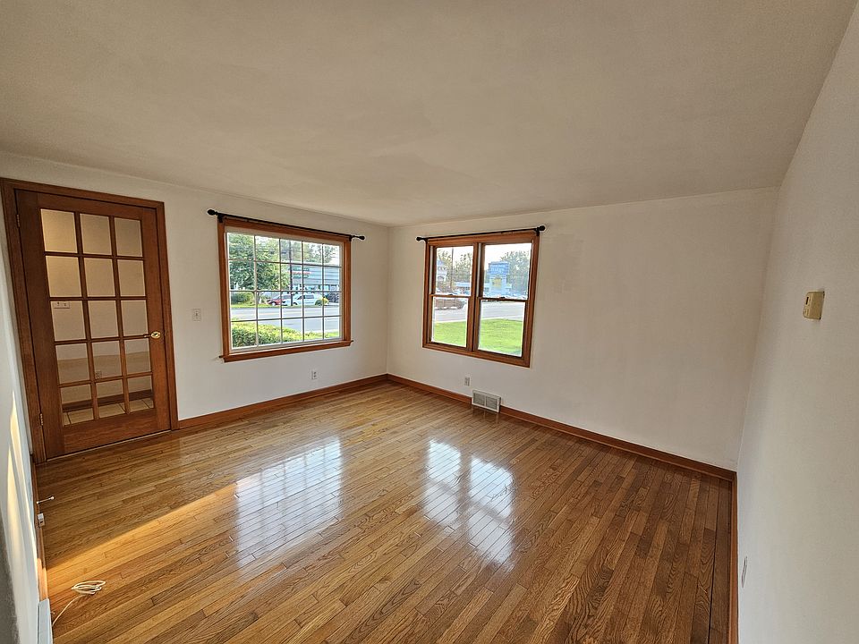 3582 Seneca St Buffalo NY Zillow