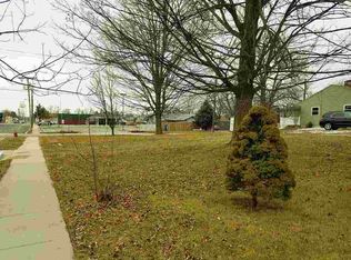 203 E Gilmore St, Angola, IN 46703