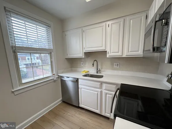 2809 Arlington Blvd APT 149, Arlington, VA 22201