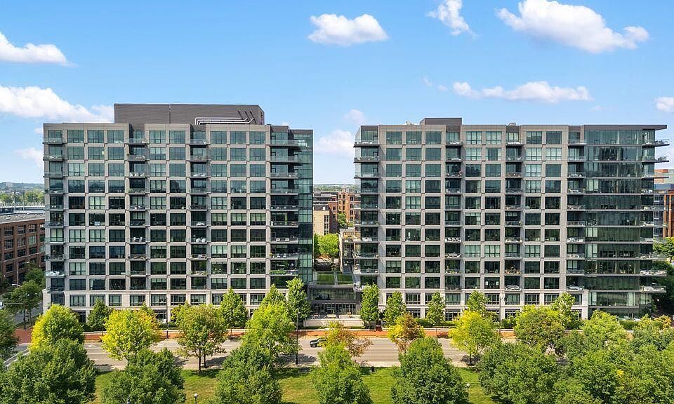 1st image of 250 W Spring St #1114