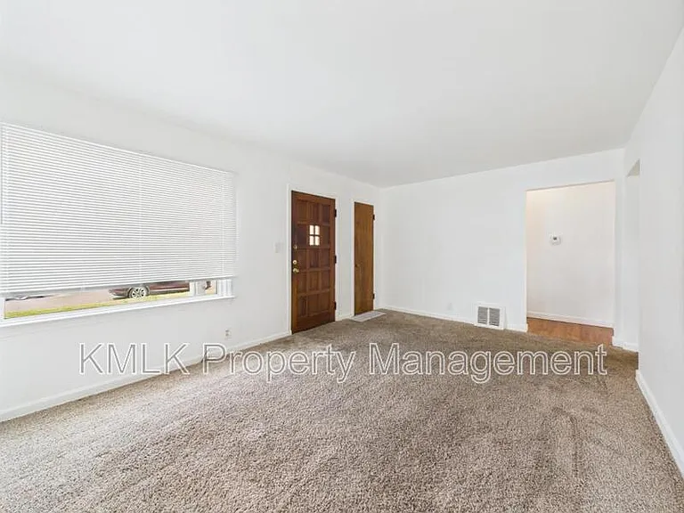 636 Lurie Ave — Photo 10