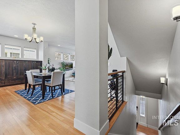 4th image of 3244 E Thoroughbred Ln