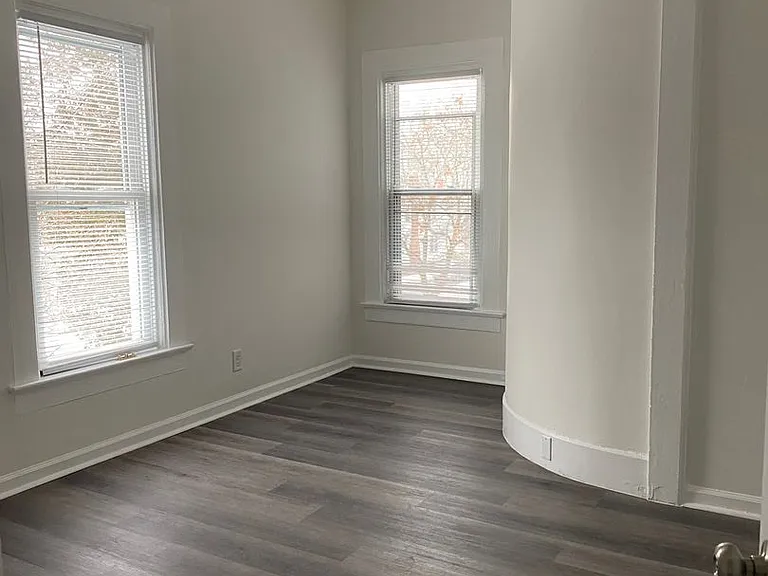 348 Gibson St — Photo 5
