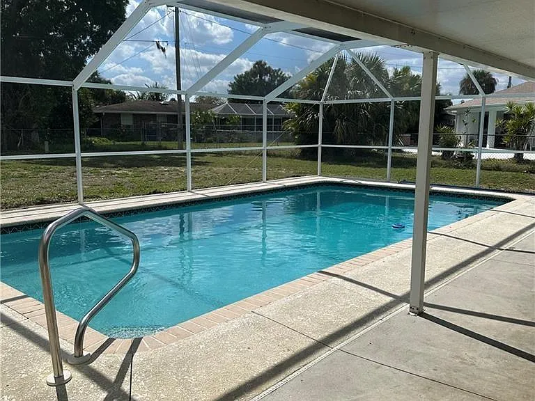 706 Arianne Ct — Photo 13