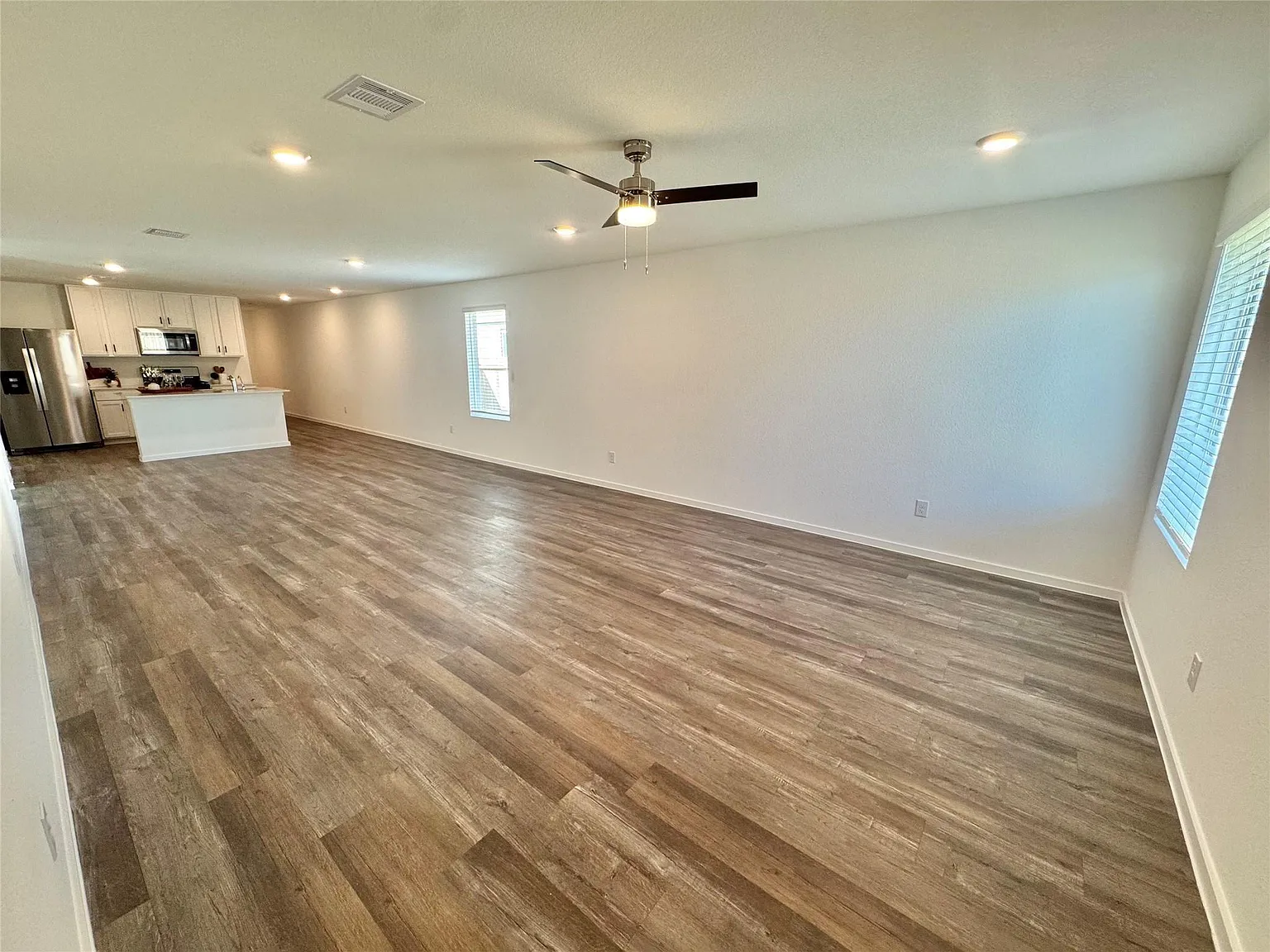 4 bed, 2.0 bath, 1573 sqft, $1,950 — Photo 4